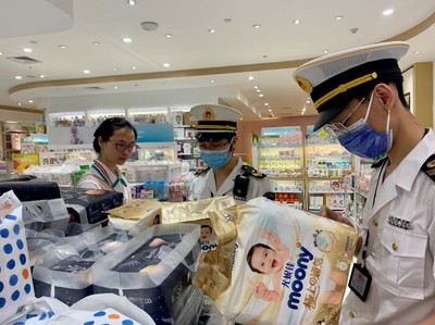 渝中區(qū)嚴(yán)查兒童衛(wèi)生用品市場，為祖國花朵筑牢健康防線